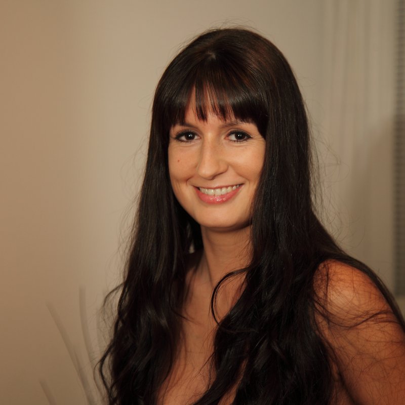 Lourdes 25 Escort Lockwood